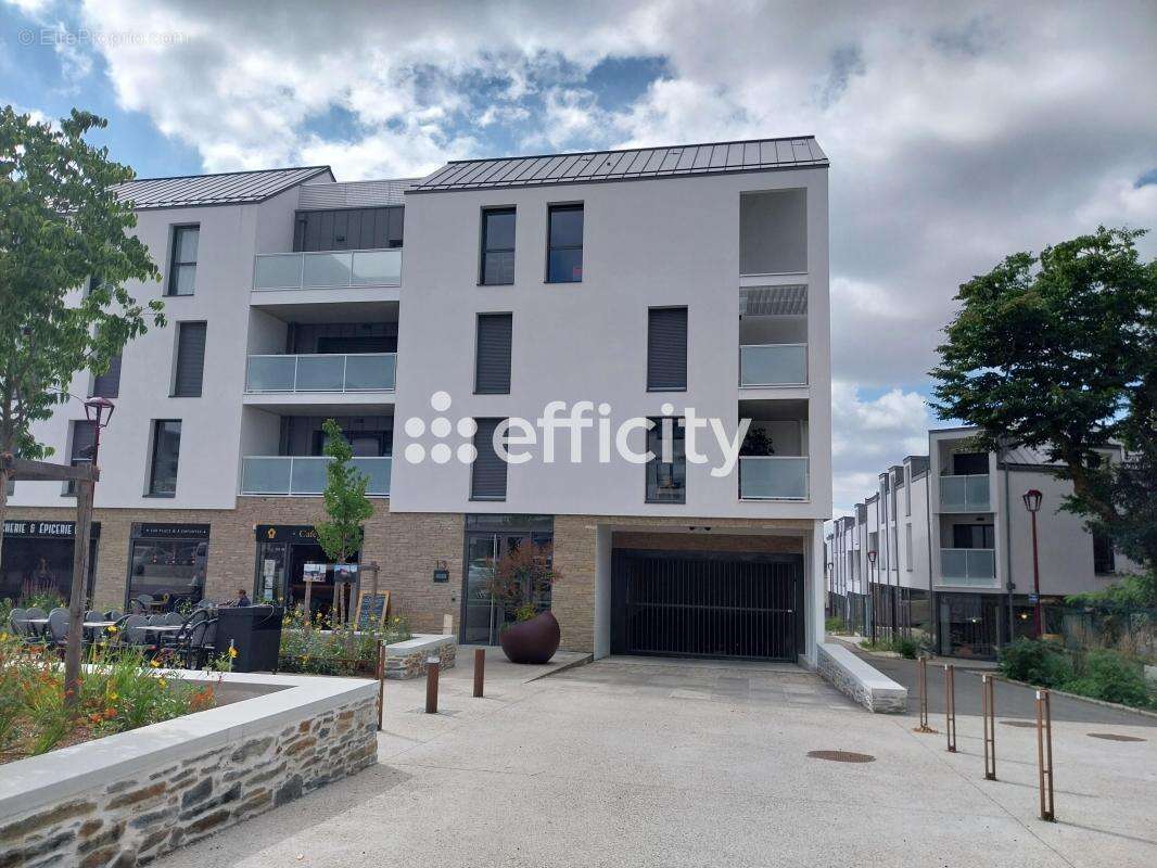 Parking à SUCE-SUR-ERDRE