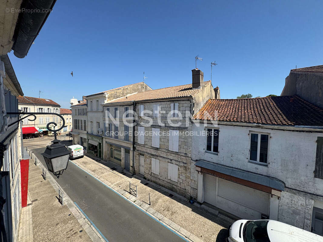 Maison à TONNAY-CHARENTE