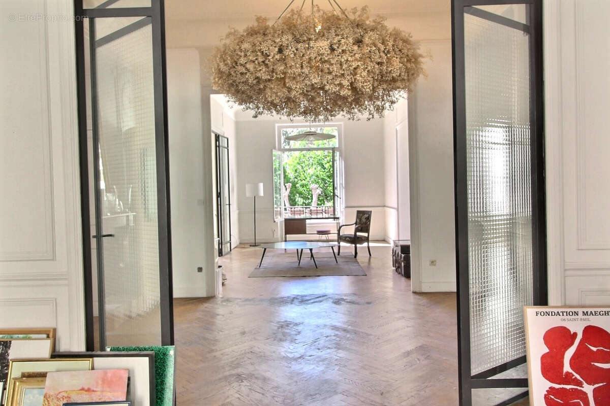 Appartement à MARSEILLE-6E