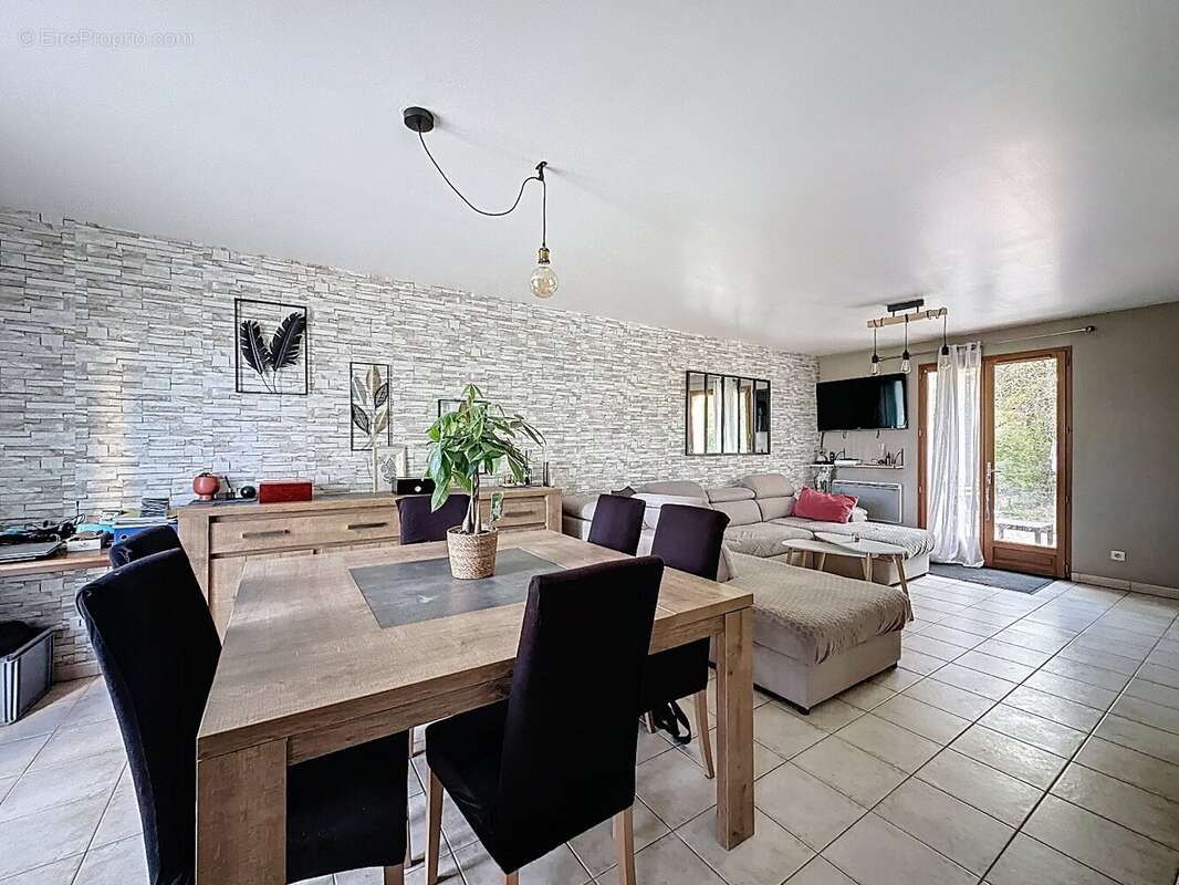 Maison à OUZOUER-SUR-TREZEE