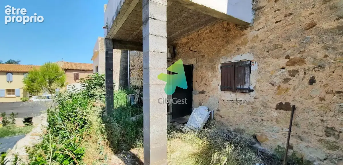 Maison a renover avec remises et cour, terrasses - photo 3