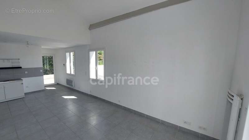 Appartement à VILLENEUVE-LES-AVIGNON