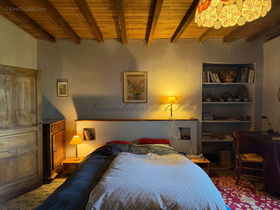 Maison à NEUVIC