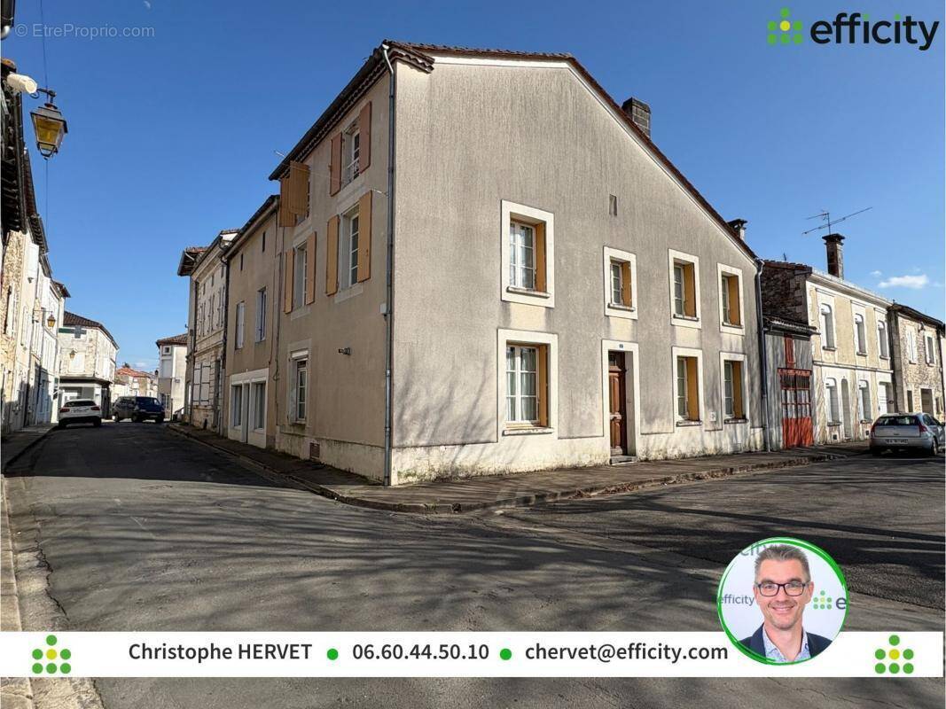 Maison à LA ROCHEFOUCAULD