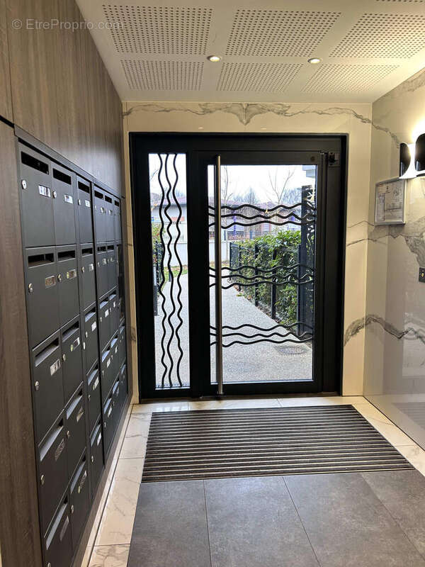 Photo 6 - Appartement à VOISINS-LE-BRETONNEUX