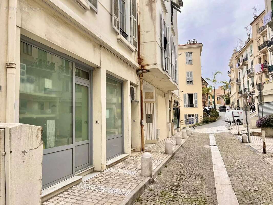 Commerce à BEAUSOLEIL