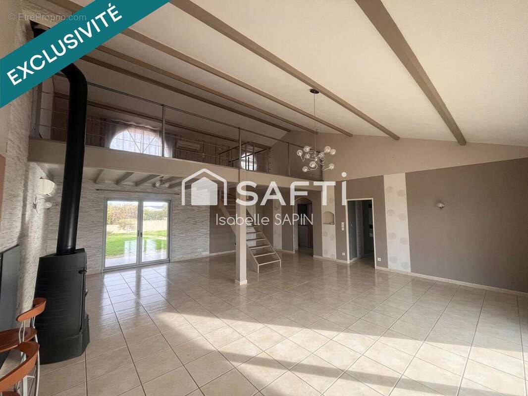 Maison 163 m² à Le Rochereau  - photo 3