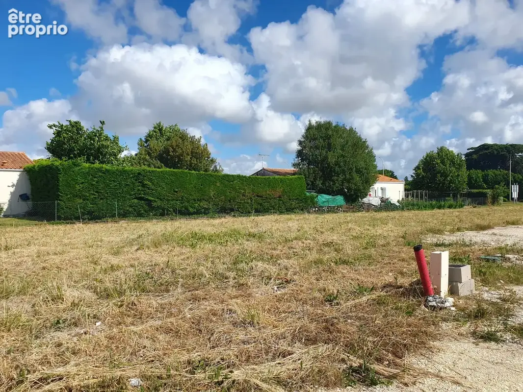 Terrain à SAINT-GEORGES-DE-DIDONNE