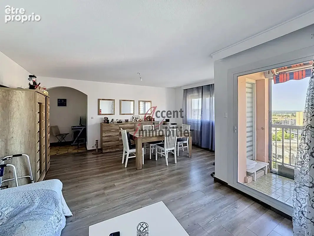 Salon De Provence bel appartement de type 3 de  78 m². - photo 5