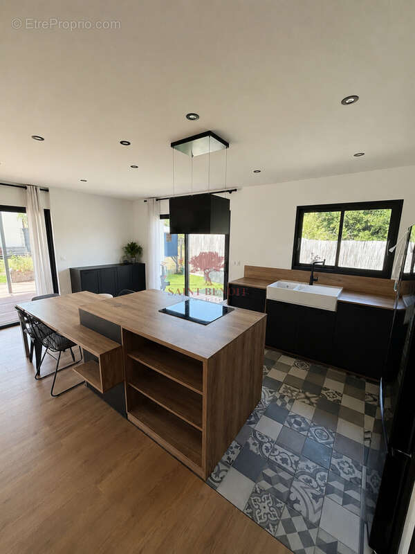 A VENDRE - A SAINT DREZERY - VILLA RECENTE de TYPE T5 de 110m2 avec garage jardin et piscine - photo 5