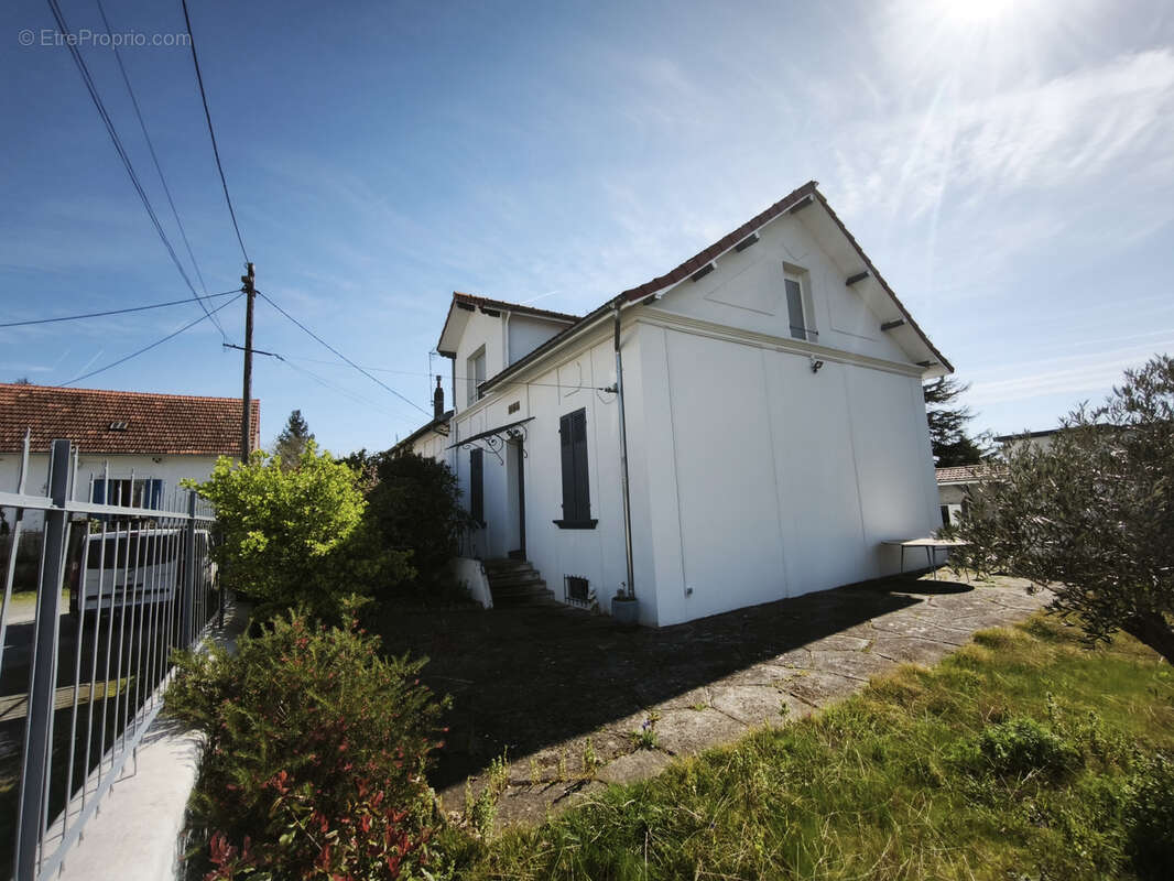 Maison à VIC-EN-BIGORRE