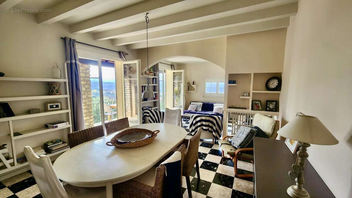 Maison à SAINT-SATURNIN-LES-APT