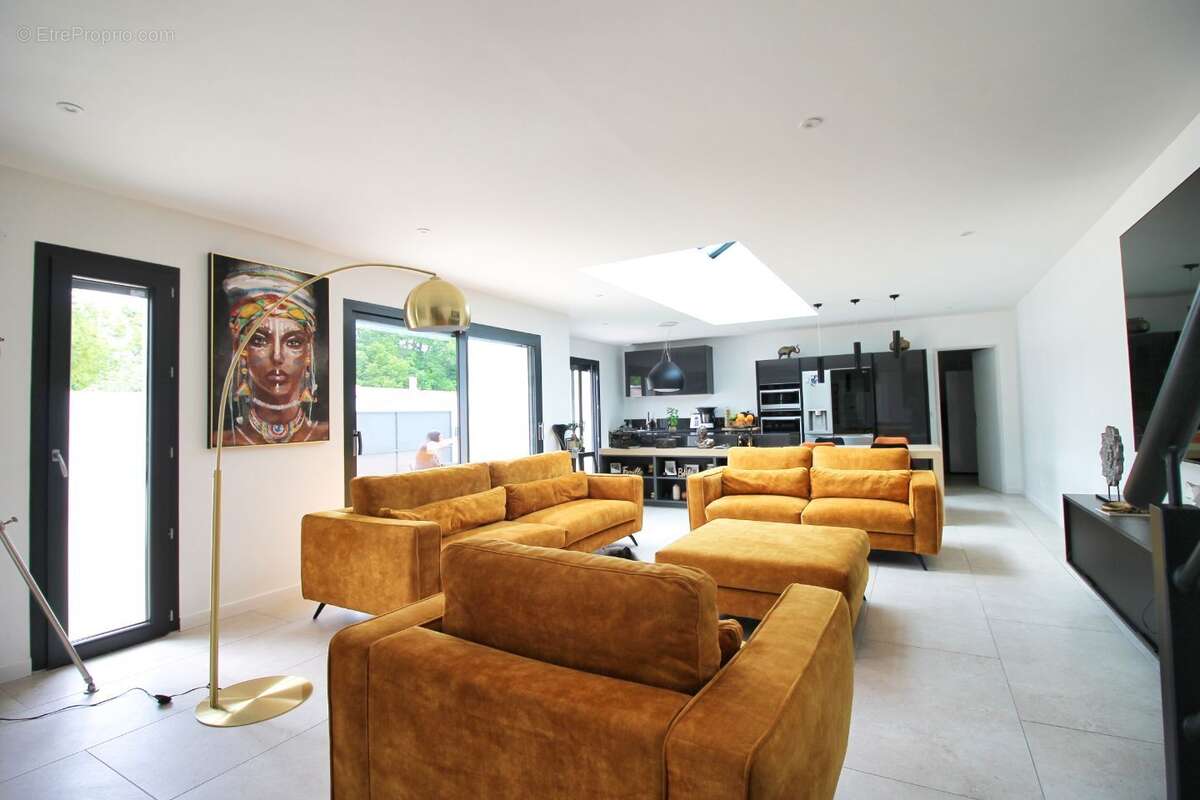 Maison 125 m² à Saint-Sulpice-De-Royan  - photo 28