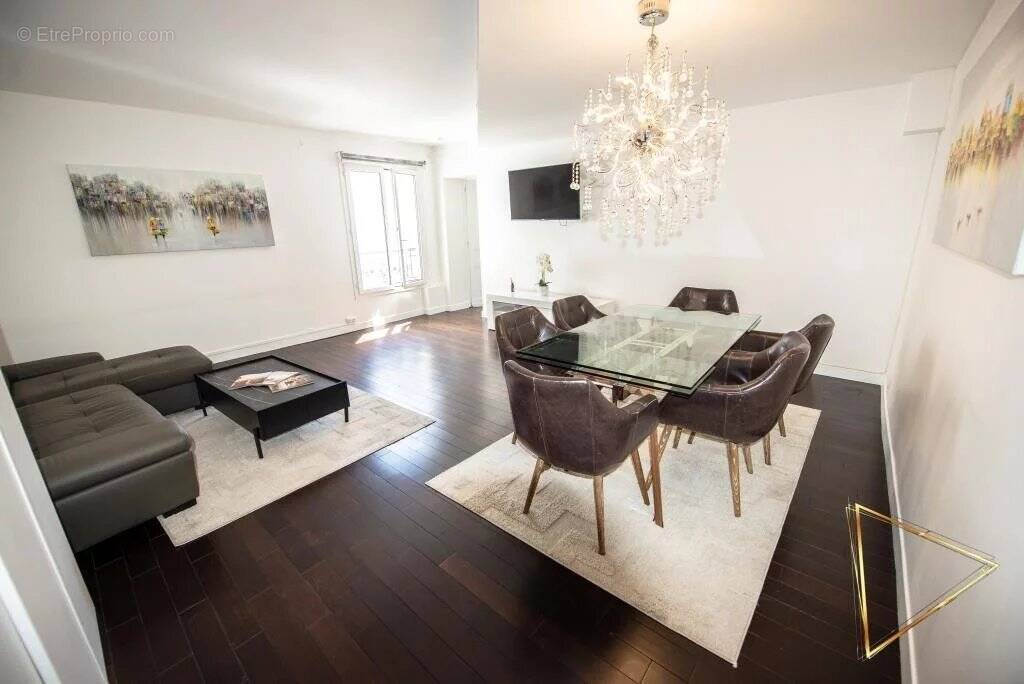 Appartement à PARIS-1E