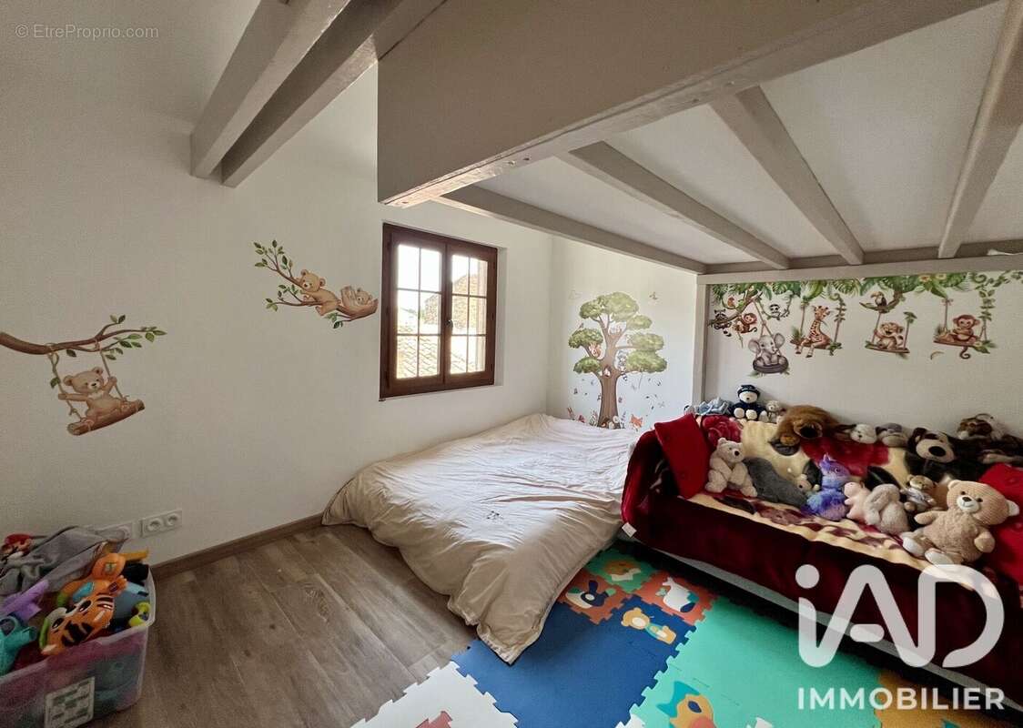 Maison 97 m² à La Garde-Freinet  - photo 8