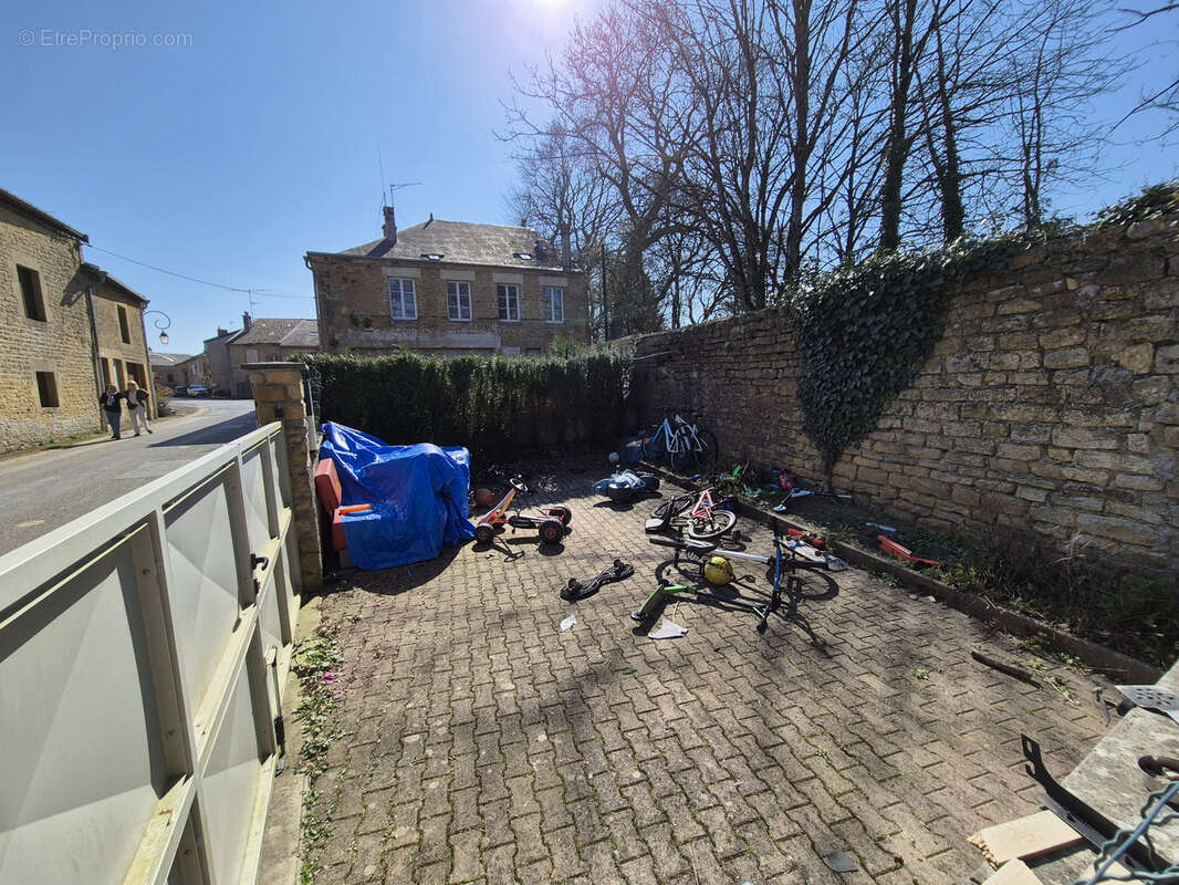 Maison à SAINT-MARCEAU