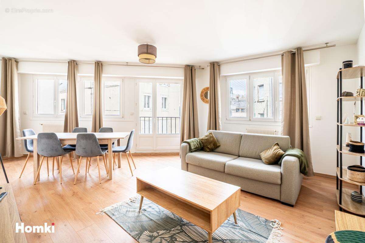 Appartement T4 de 93 m² à Orléans 45000, Rue du Champ Saint-Euverte - photo 2