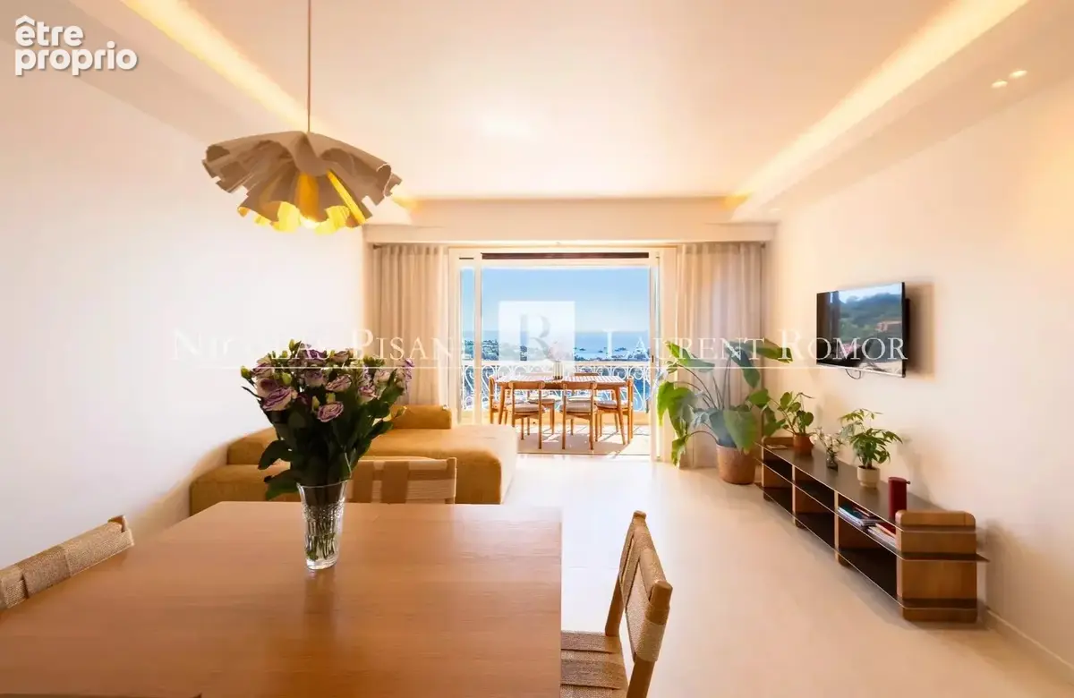 Exclusivité dernier etage – villefranche-sur-mer – 3 pièces rénové avec terrasse, garage et vue mer - photo 3