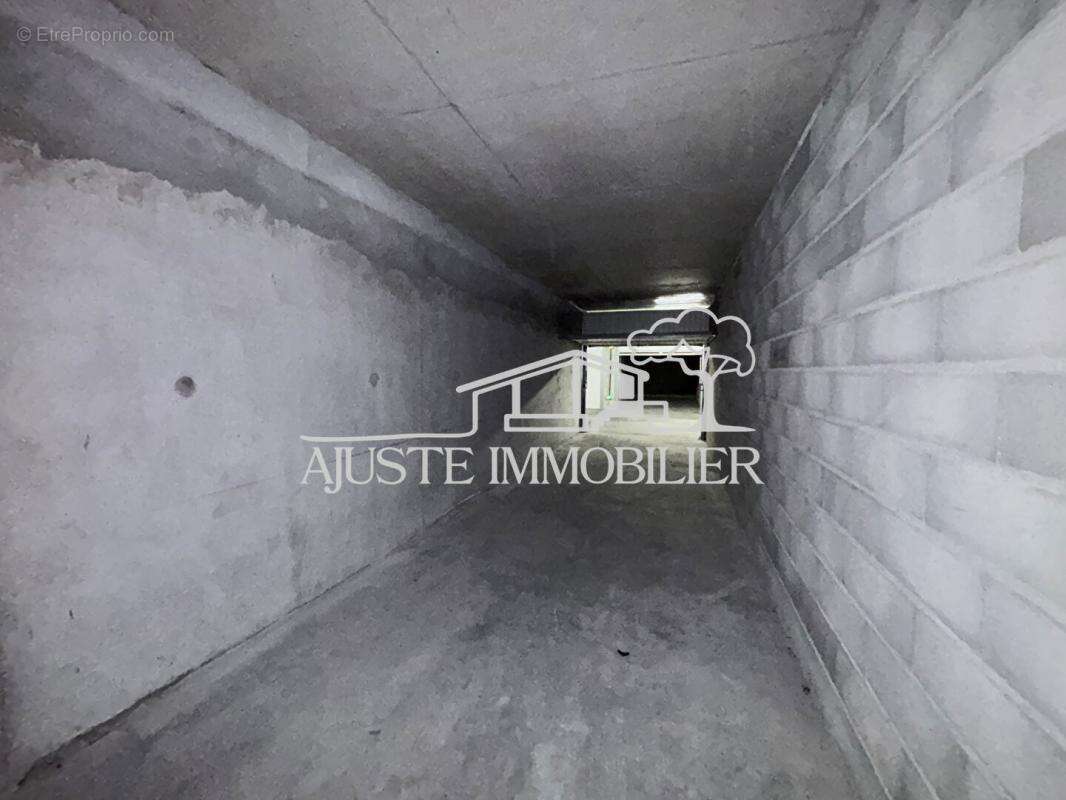 Parking à MARSEILLE-16E