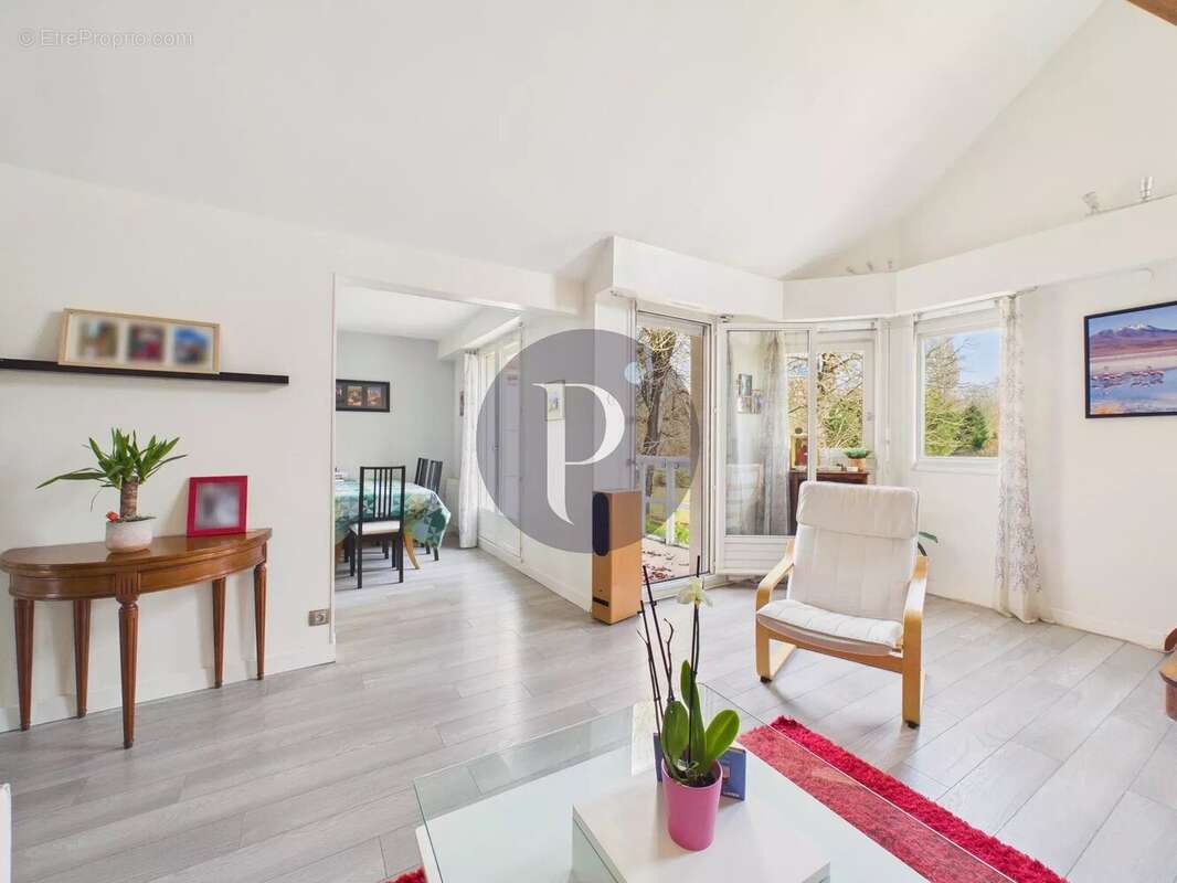 Appartement à VERRIERES-LE-BUISSON