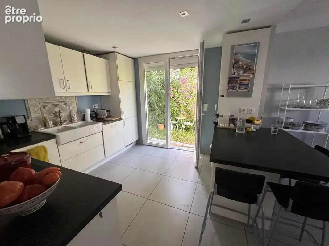 Cote pavee - maison t5 avec piscine - photo 2