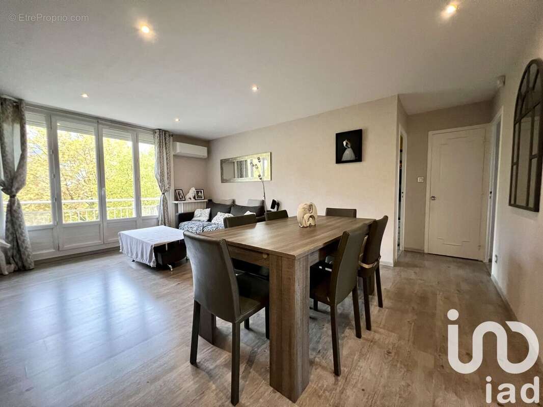 Photo 3 - Appartement à LE PONT-DE-CLAIX