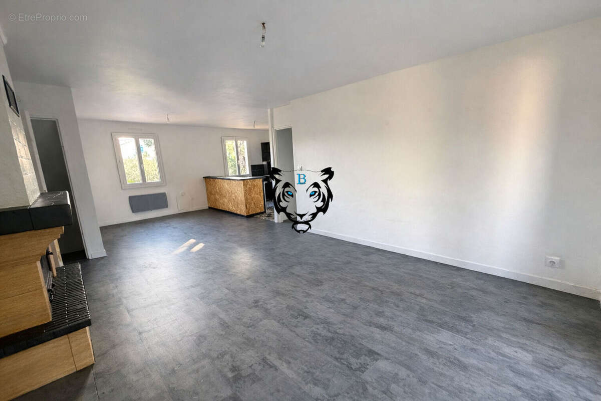 Maison à ROQUEBRUNE-SUR-ARGENS