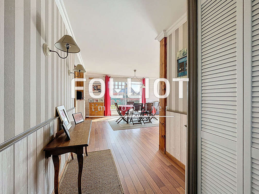 Maison à SAINT-PLANCHERS