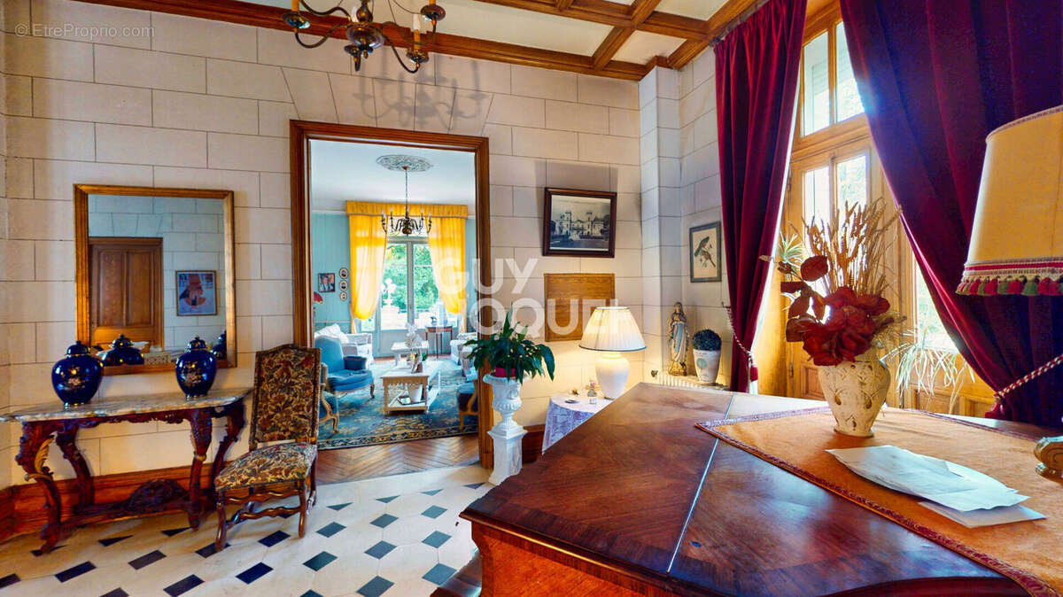 Maison à SAINT-CYR-SUR-LOIRE