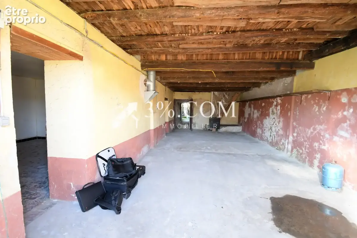 Maison de village avec 3 chambres, jardin de 530 m2, garage et dépendances - photo 14