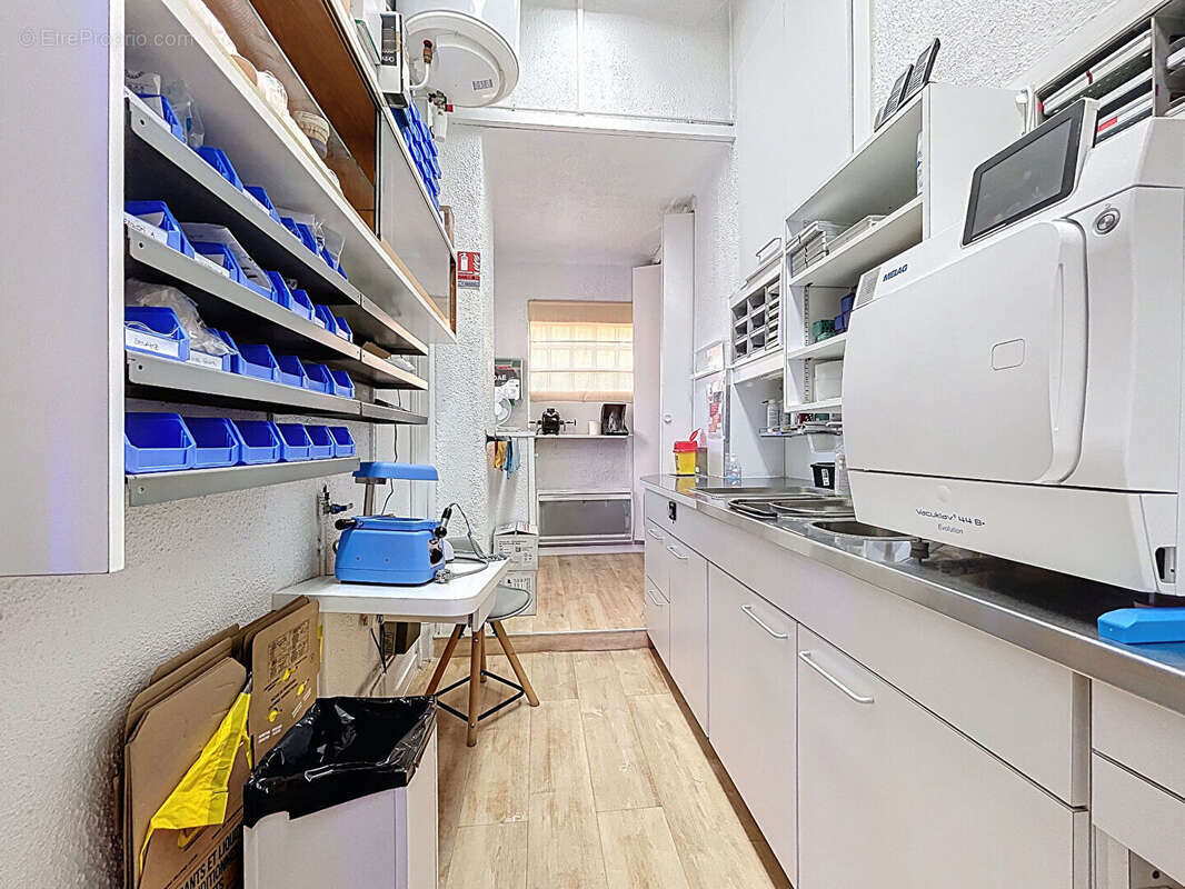 Commerce à MARSEILLE-8E