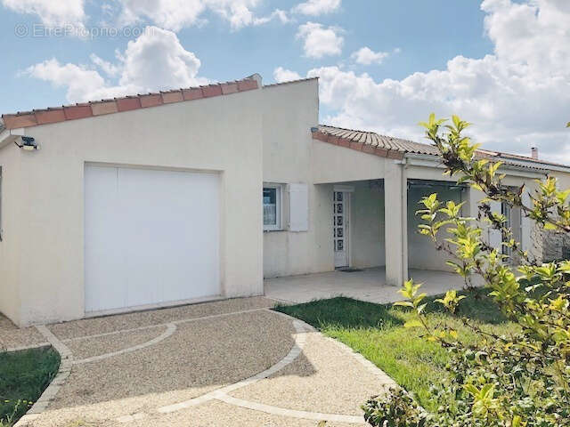 Maison à SALLES-SUR-MER