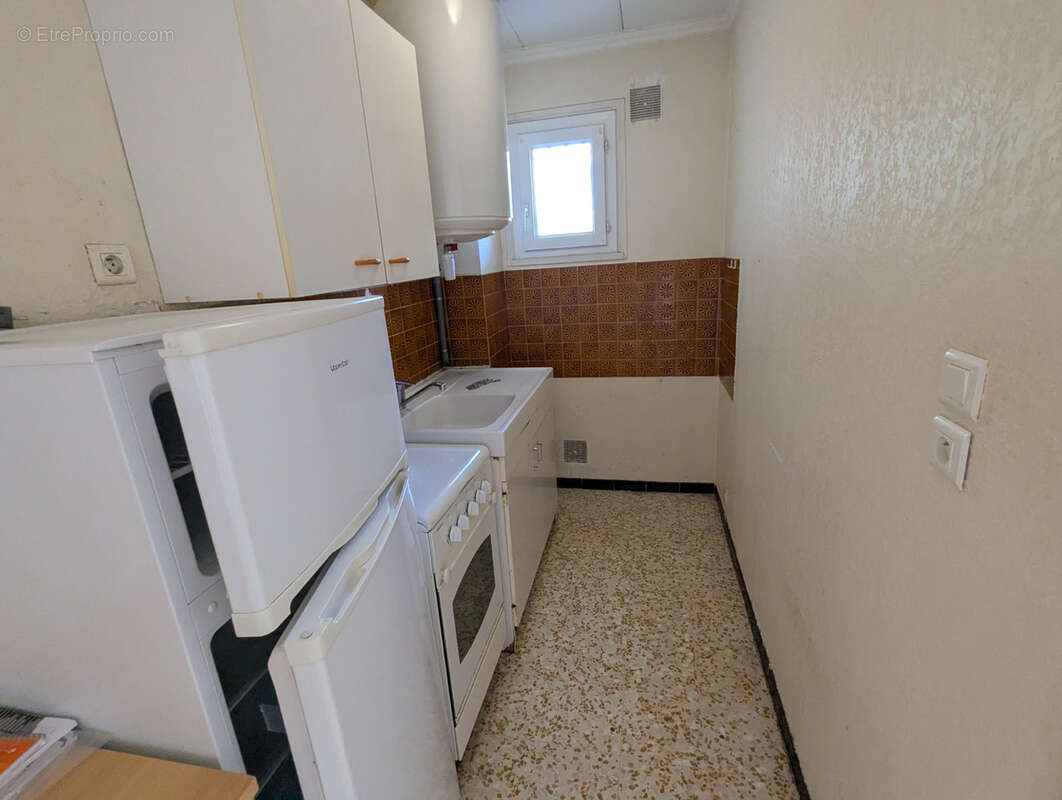 Grand appartement à rénover de type P3 en rez-de-chaussée - photo 6