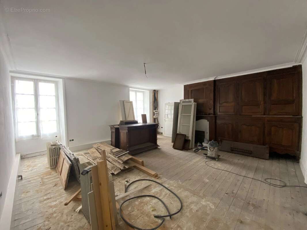 Jolie maison de ville à finir de rénover dans le centre du Dorat - photo 7