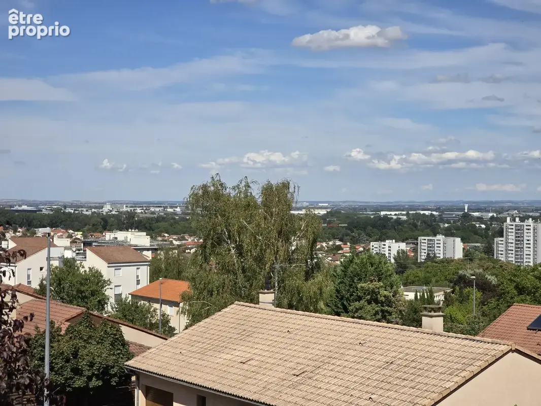 Sur les hauteurs de LA CROIX NEYRAT - photo 3