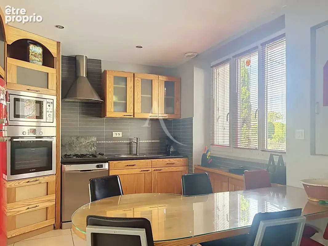 Maison de plain-pied avec dépendances et appartement locatif  Le Loroux-Bottereau - photo 2