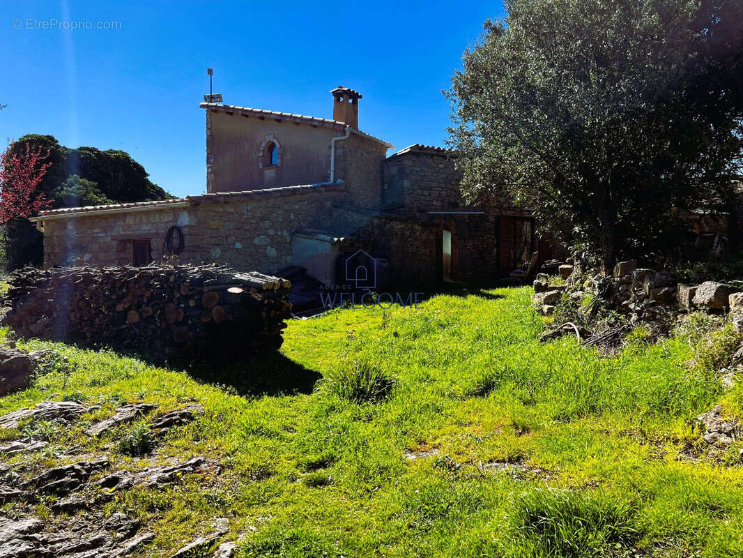 Maison à SAINT-GUILHEM-LE-DESERT