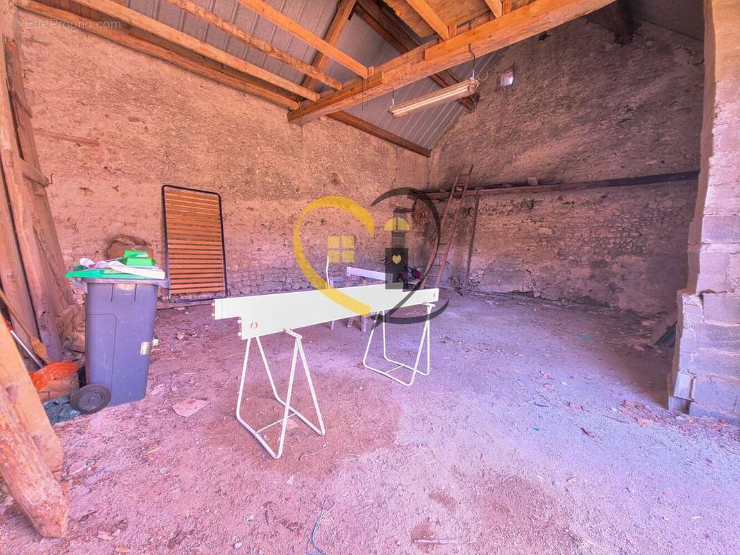 Maison de village en pierre - 124 m² - 4 chambres - terrain 2100 m² - photo 19