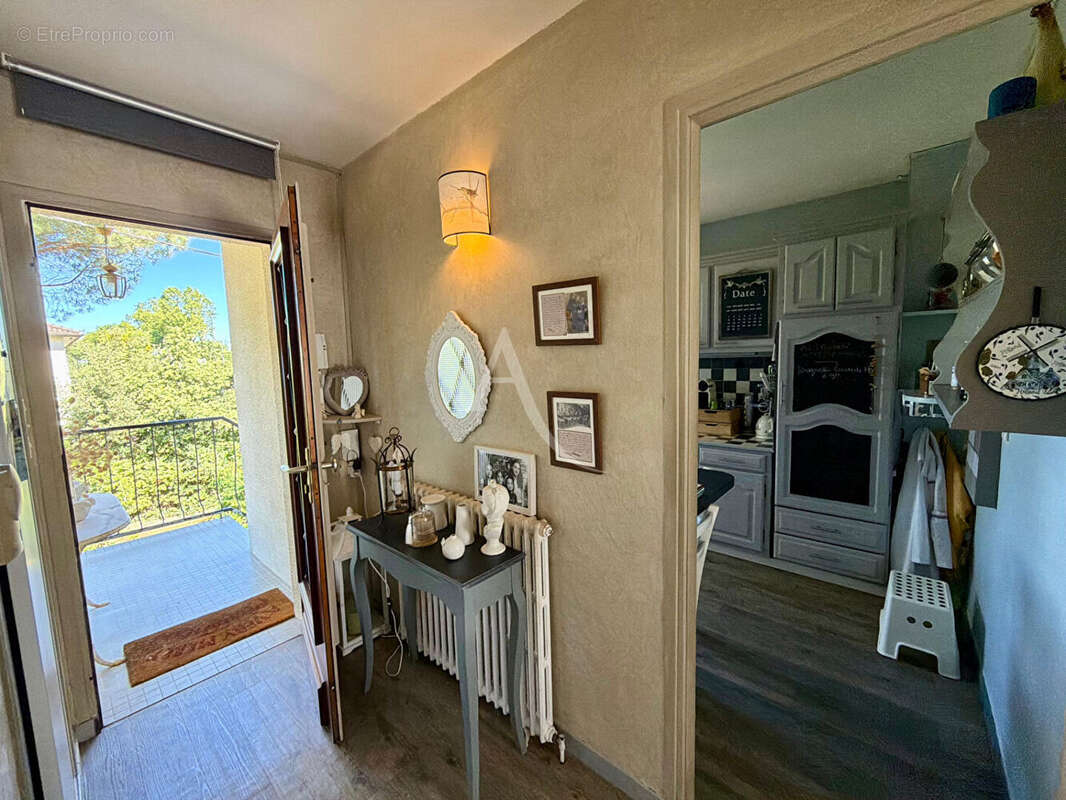 Maison rénovée de 106 m² sur plus de 3 400 m² de terrain clos - photo 2