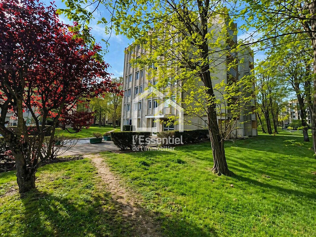 Appartement à VERNEUIL-SUR-SEINE
