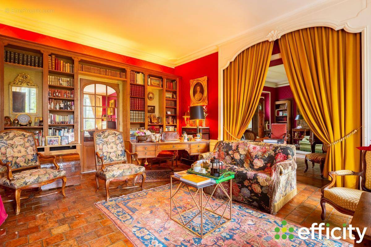 Maison à BRIIS-SOUS-FORGES