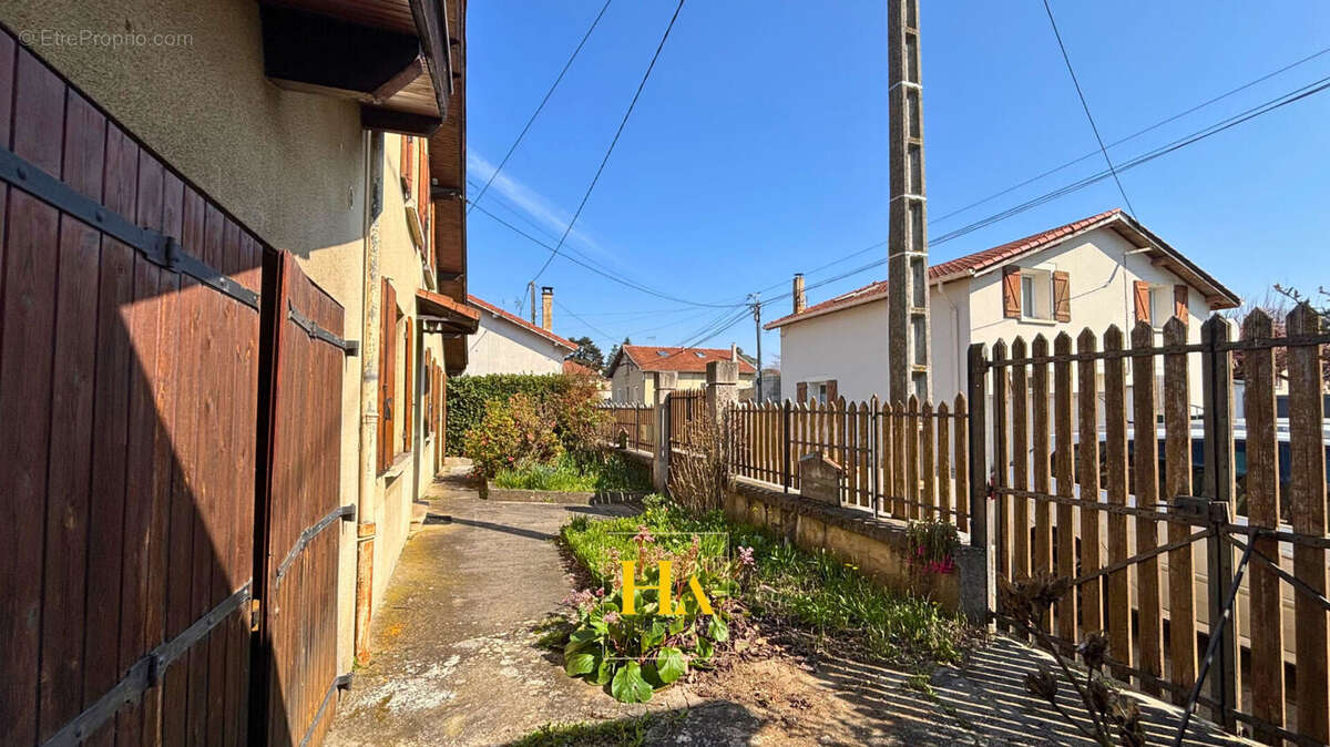 Maison à ROMANS-SUR-ISERE