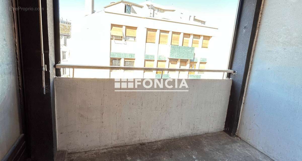 Appartement à MARSEILLE-5E