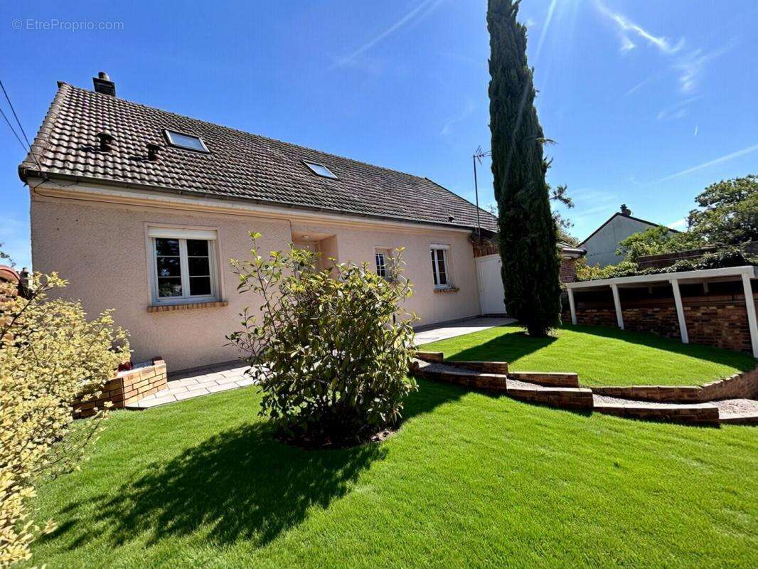 Nevers  à découvrir Très Jolie maison 7 pièce(s) 132.41 m2 - photo 2