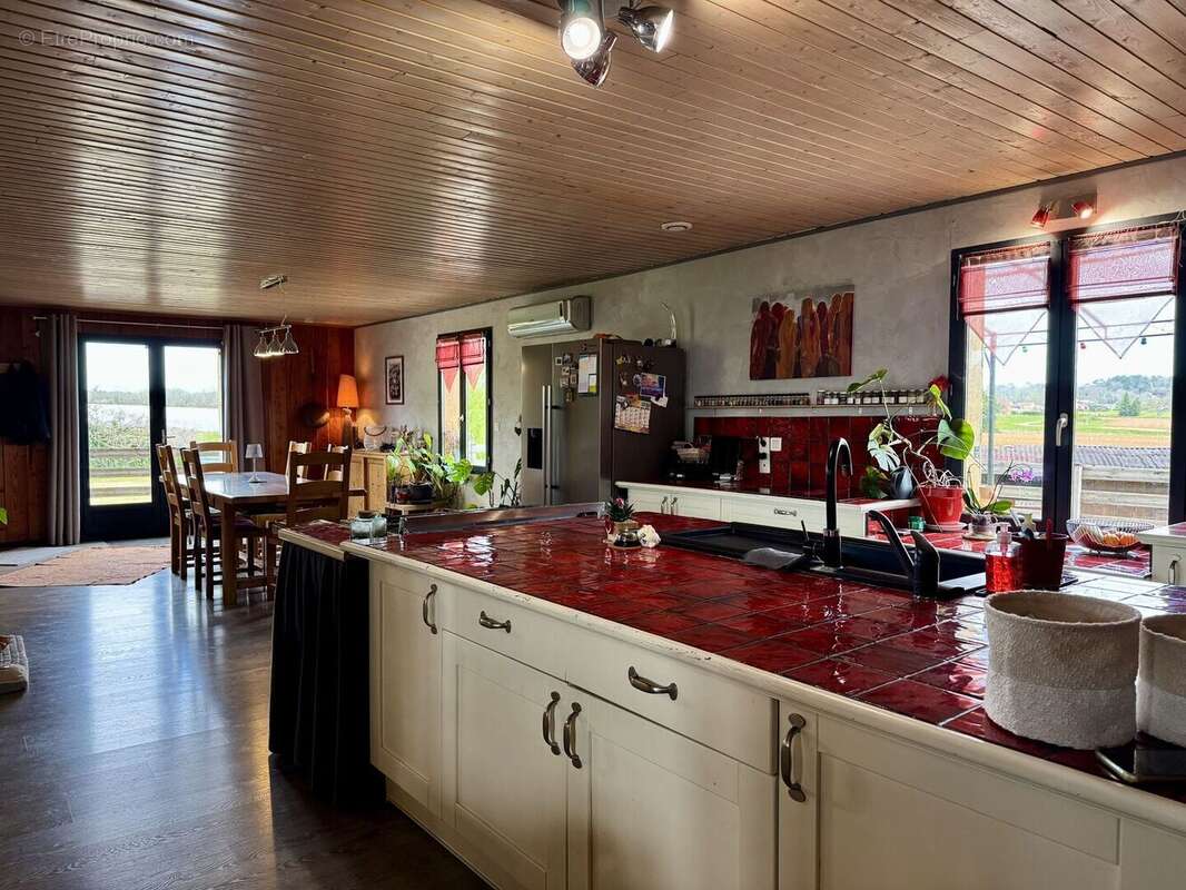 IMG2307 - Maison à MEYRALS