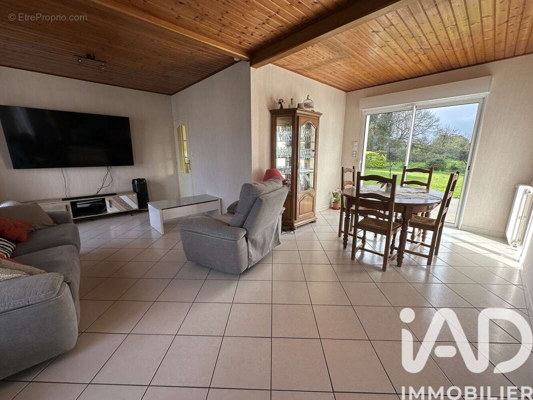 Photo 2 - Maison à GRUES