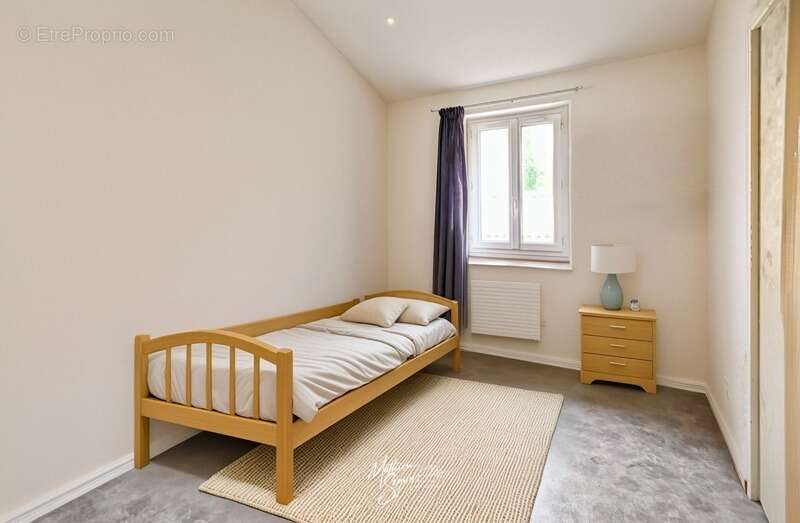 Maison à SAINT-GENIS-LAVAL