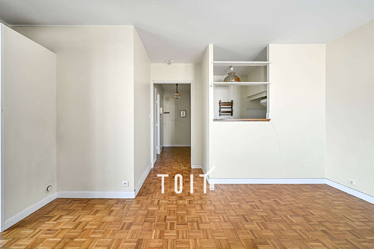 Appartement à PARIS-14E