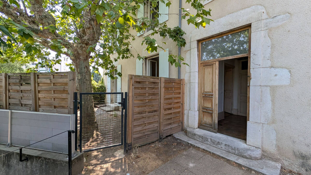 Appartement à GUILHERAND-GRANGES