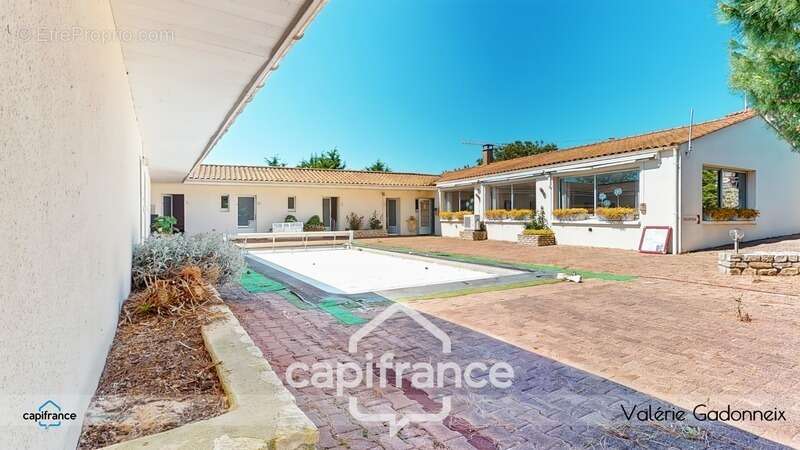 Maison à SAINTE-SOULLE